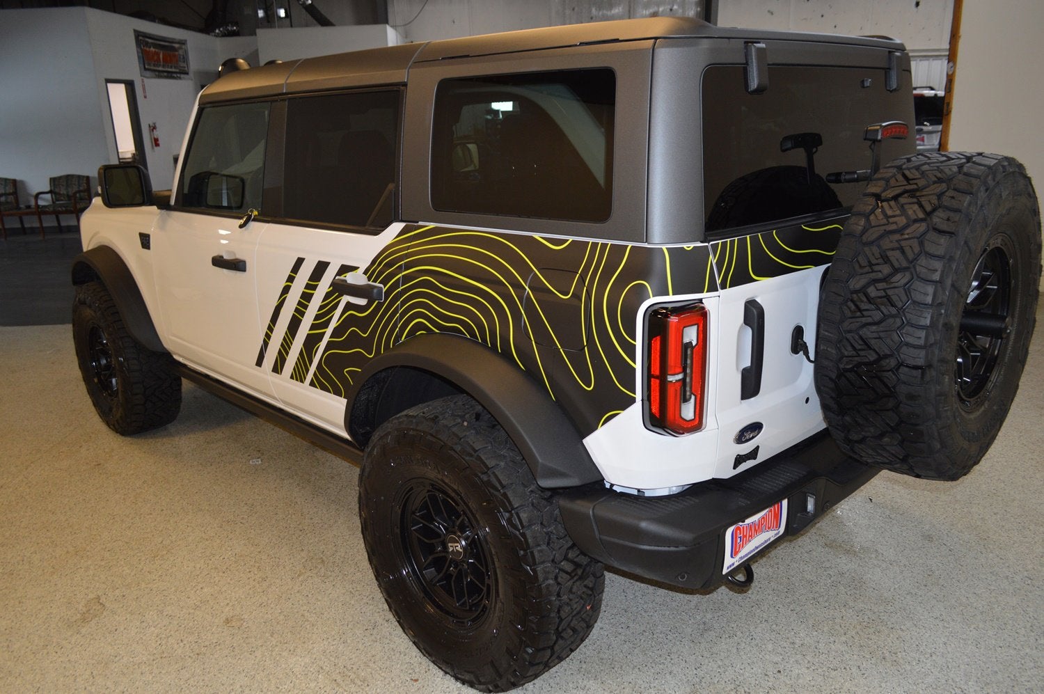 2025 Ford Bronco RTR Badlands