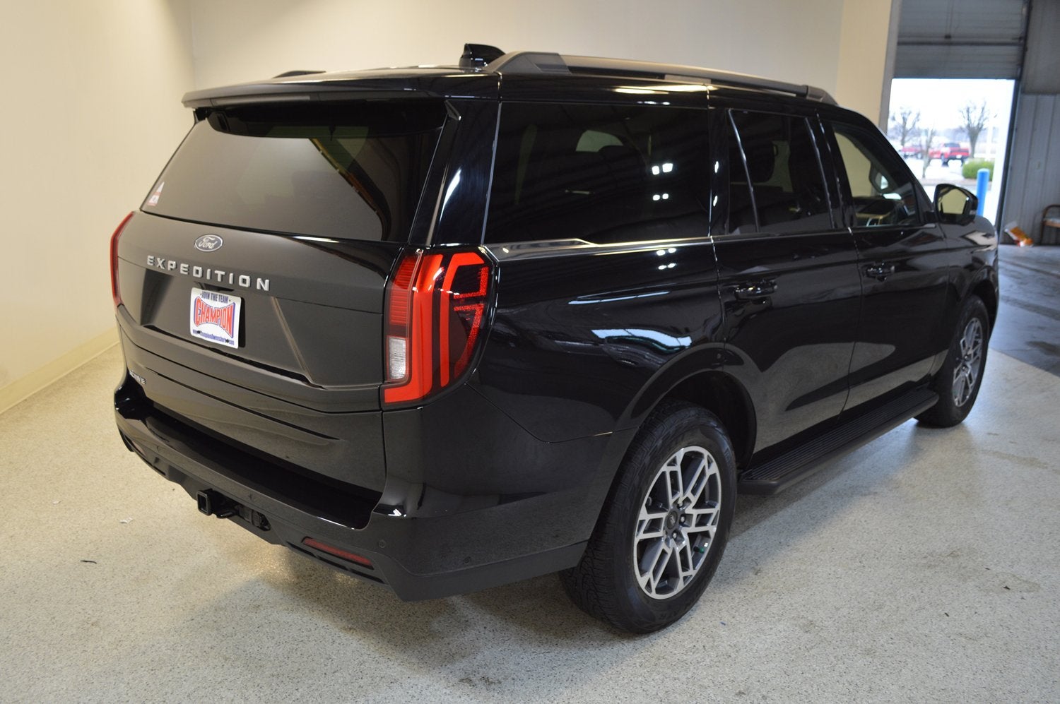 2025 Ford Expedition Active