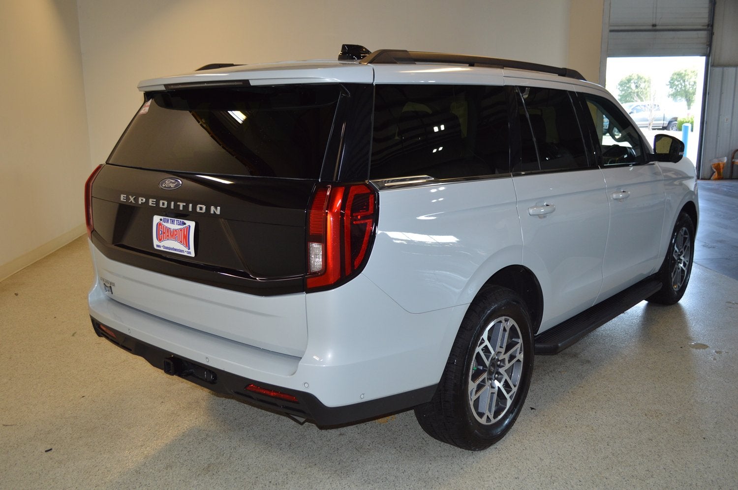 2025 Ford Expedition Active