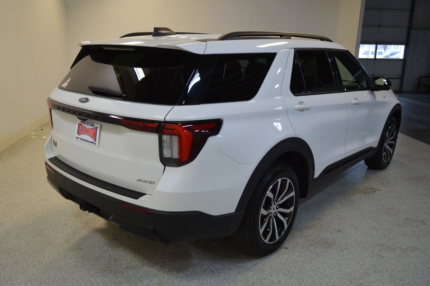 2025 Ford Explorer ST-Line
