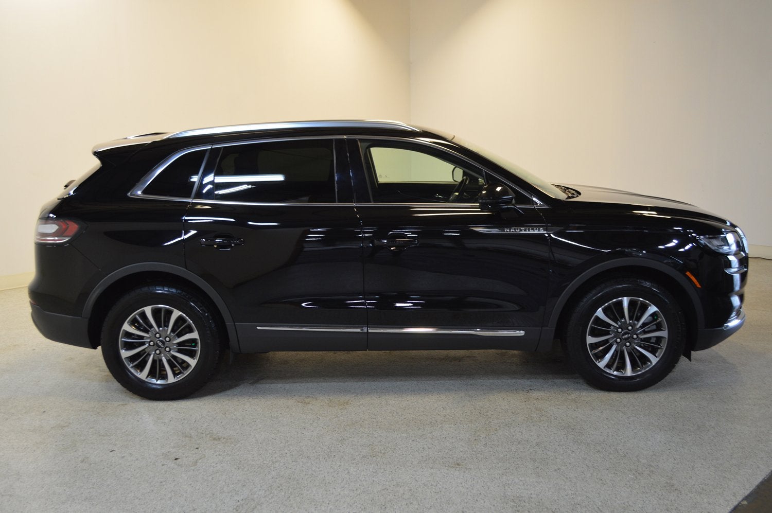 2023 Lincoln Nautilus Standard