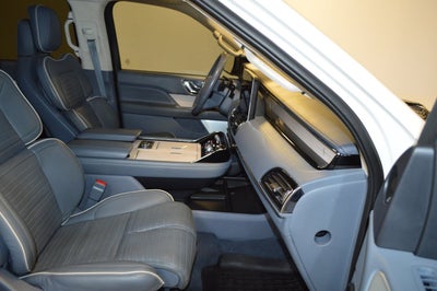 2022 Lincoln Navigator Black Label