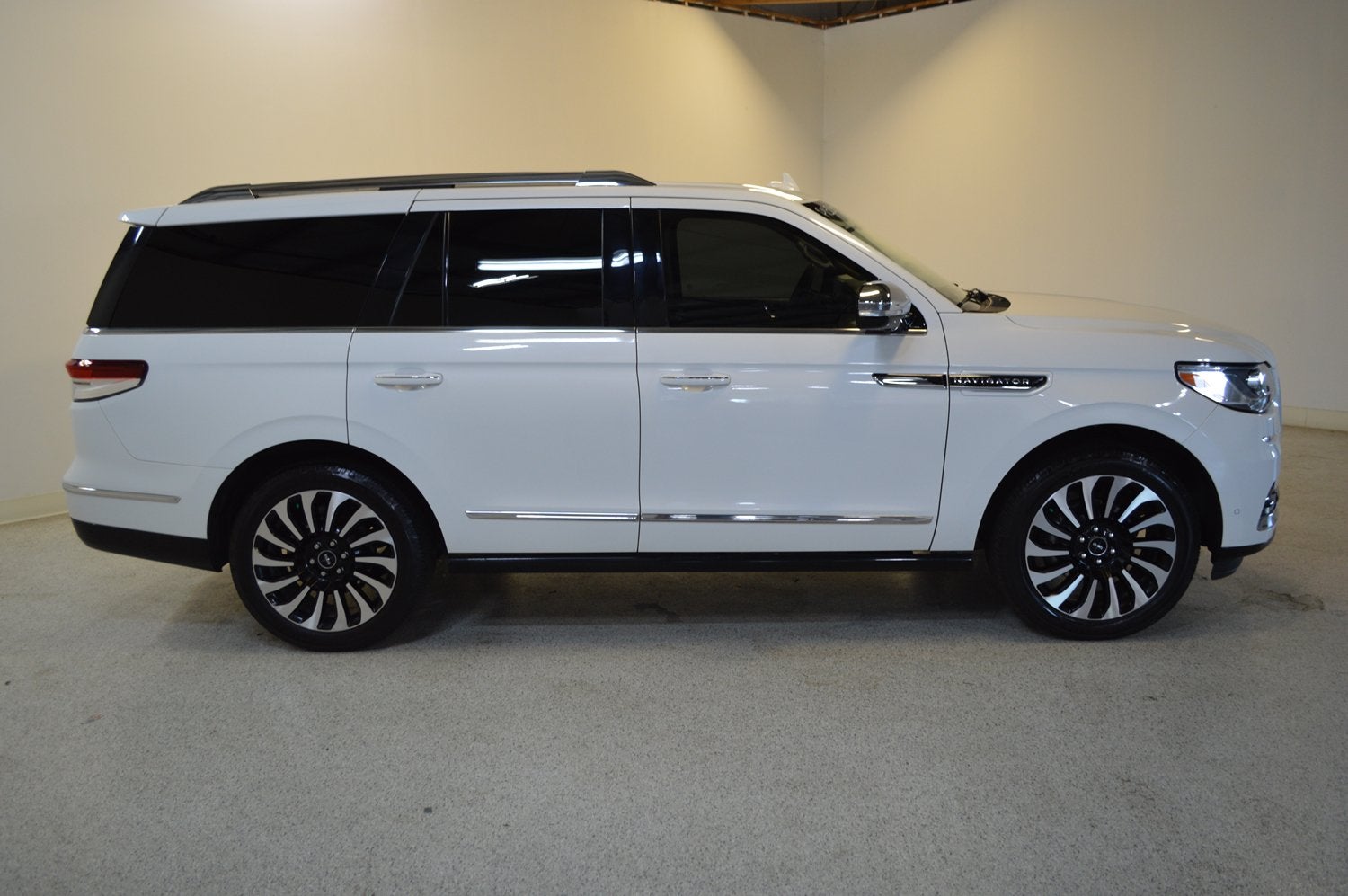 2022 Lincoln Navigator Black Label