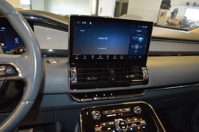 2022 Lincoln Navigator Black Label