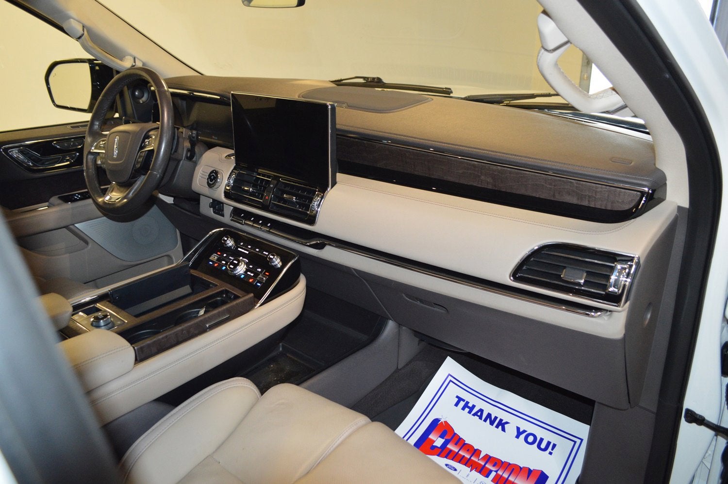 2023 Lincoln Navigator L Reserve