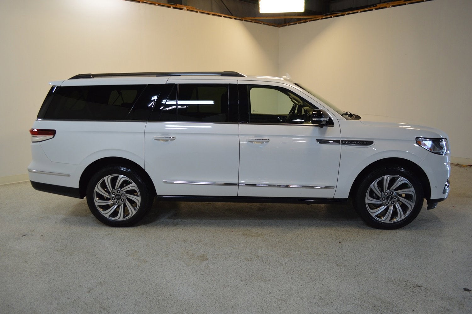 2023 Lincoln Navigator L Reserve