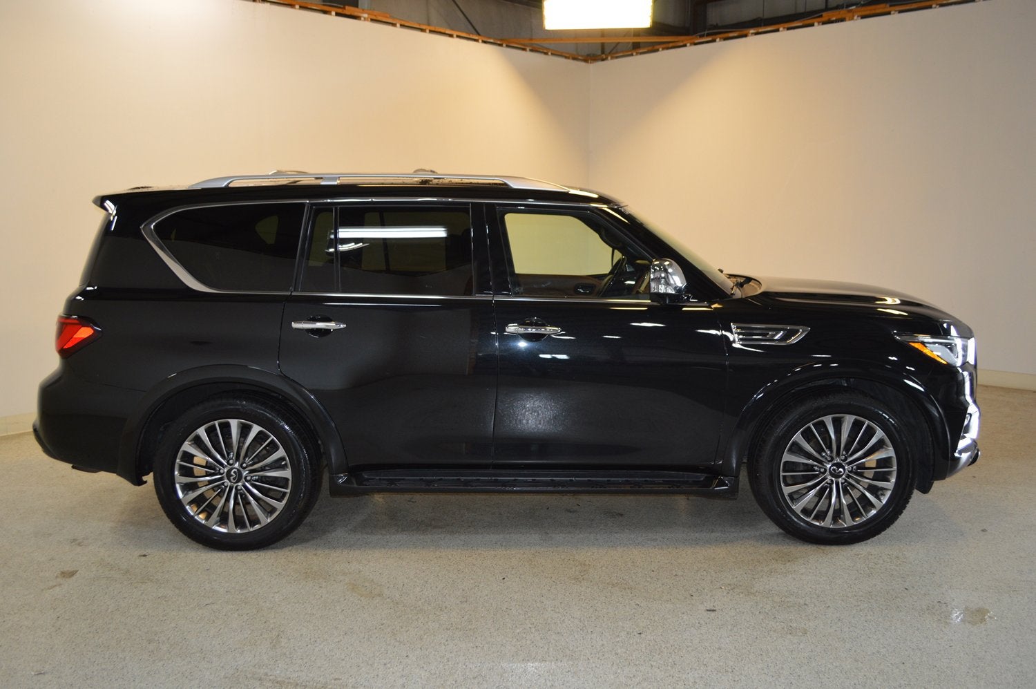 2021 INFINITI QX80 SENSORY